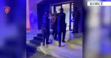 Vrau shokun e fëmijërisë në Korçë/ Momenti kur autori shoqërohet në Polici