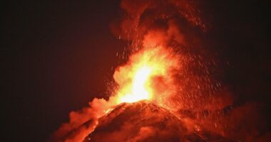 Shpërthen vullkani në Guatemalë/ Tre rajone në alarm nga llava, zhvendosen 1700 persona