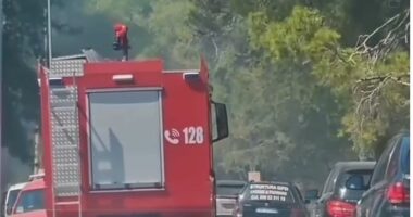 Zjarr në ambientet e jashtme të një lokali në Triport të Vlorës
