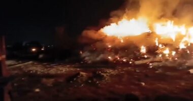 Zjarri përfshin bazën ushqimore për bagëtitë në fshatin Bilaj të Krujës