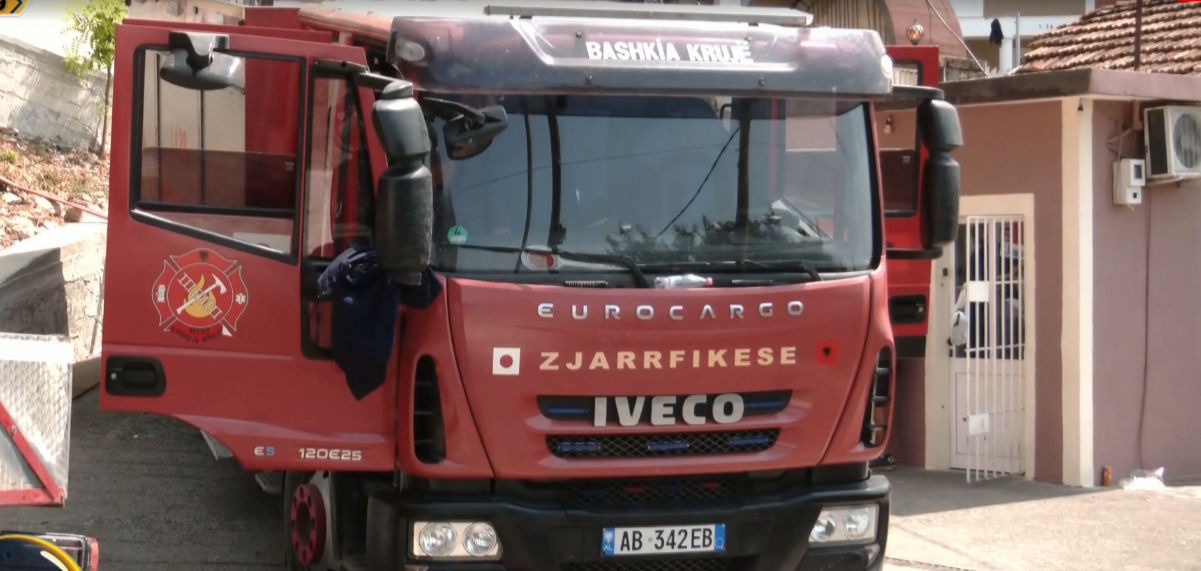Kruja e kalon sërish rrezikun / Zjarri në Abazaj nën kontroll, nuk rrezikohen banesa