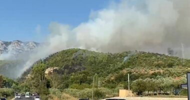 VIDEO/ Rikthehen zjarret në Krujë, autoritetet në gatishmëri, në ndihmë edhe helikopteri
