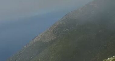 Lokalizohet zjarri në Llogara/ Nën kontroll flakët pranë tunelit, ujë nga ajri me helikopter