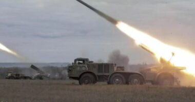 Kievi nën sulmin e raketave ruse, goditen edhe tri anije mallrash në portet ukrainase