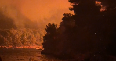 Zjarr me përmasa të mëdha në Kroaci, evakuohen 230 persona nga ishulli Braç