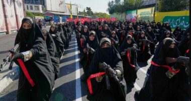 Tubim masiv në Iran, qindra mijëra qytetarë shprehin gatishmërinë për luftë
