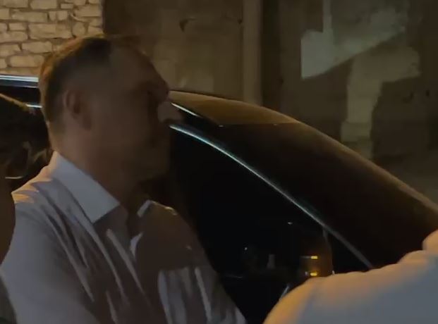 Zjarri në Levan/ Ministri i Mbrojtjes, Ermal Nufi ndjek nga afër situatën e krijuar nga flakët në zonë