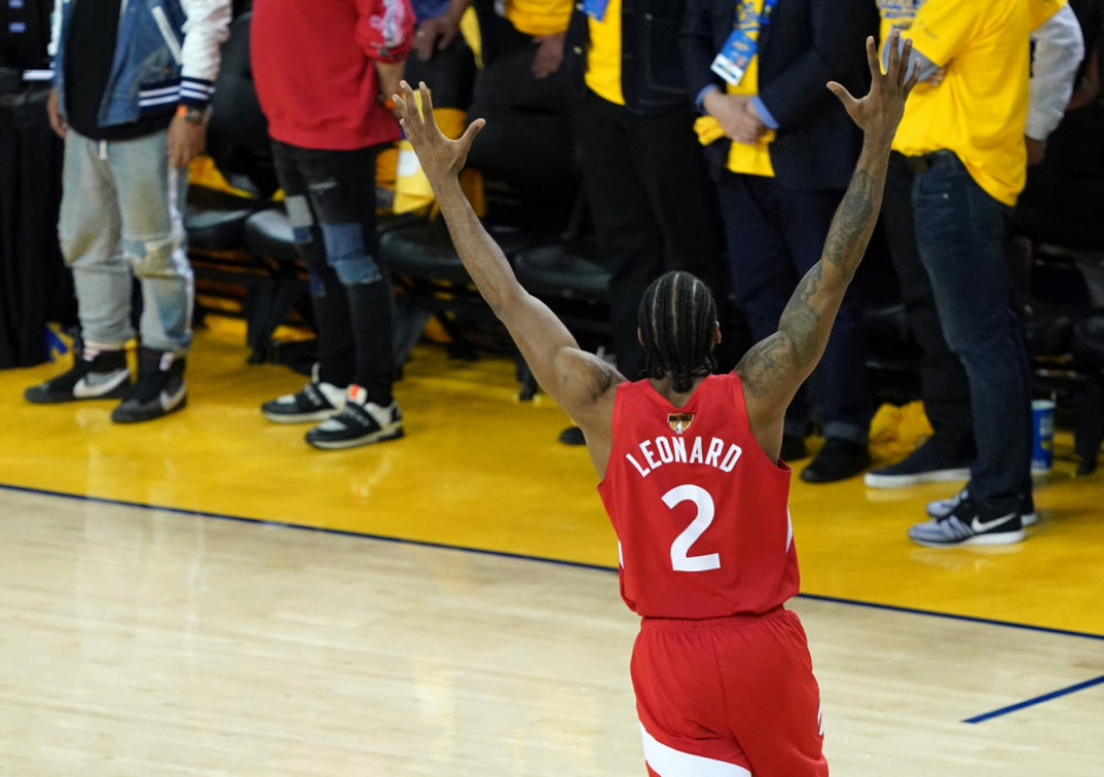 Leonard   bomba  në NBA  Dy herë kampioni do të kthehet në Kanada  te Toronto