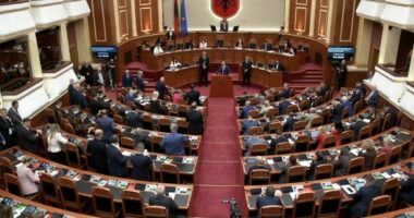 Reforma territoriale votohet në 8 tetor/ Parlamenti miratoi futjen e projektligjit në axhendën e punimeve