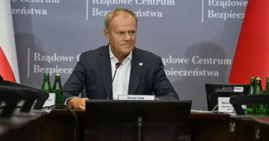 Tusk: Rusia po përdor armë të rrezikshme, rreziku po afrohet te kufijtë tanë