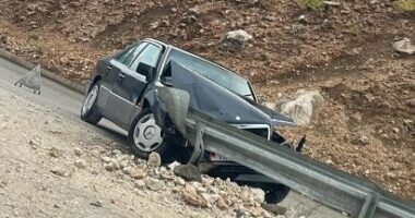 Aksident në Brataj të Selenicës/ Makina përplaset me barrierat mbrojtëse të rrugës, plagoset drejtuesja