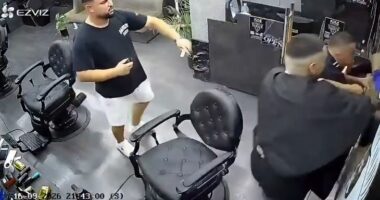 VIDEO/ Sherri me thika në Sarandë, momenti i përplasjes që la pas 3 të plagosur