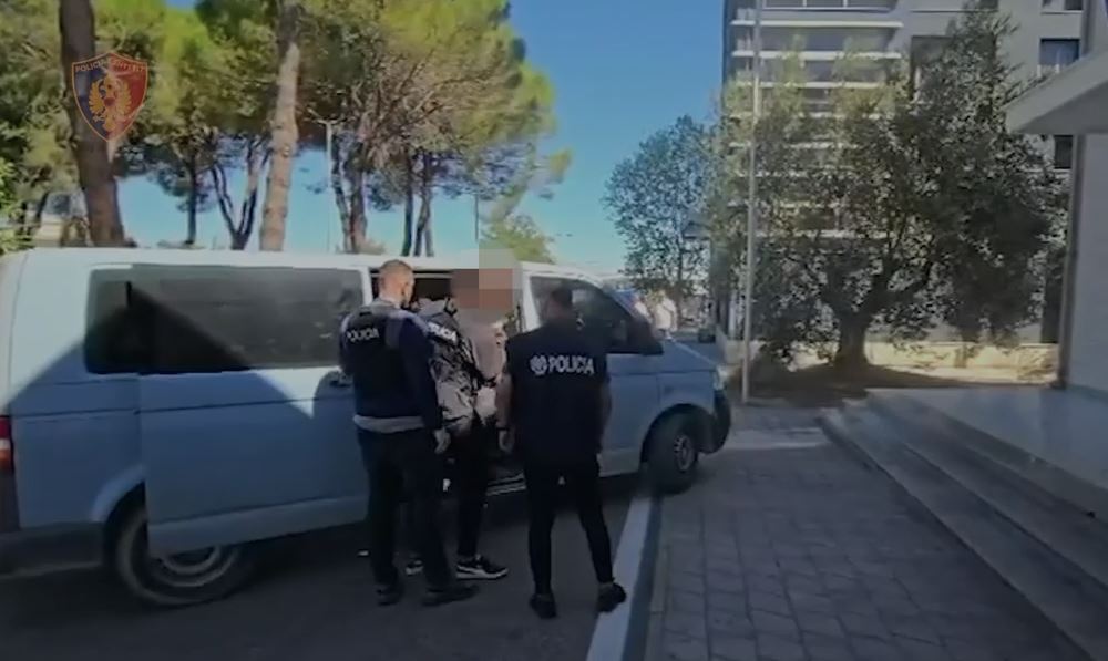 Lushnjë  Arrestohen 2 persona për shitje kokaine  sekuestrohet drogë dhe municion luftarak
