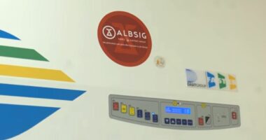 Pajisje e re në pediatrinë e QSUT/ Përgatit medikamente për fëmijët me sëmundje hematologjike dhe onkologjike