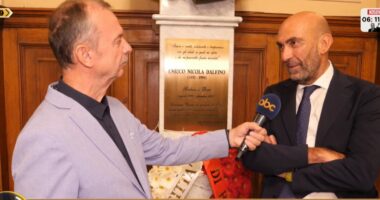 Eksodi i shqiptarëve drejt Barit/ Kryebashkiaku kujton anijen “Vlora” dhe aktin heroik të Enrico Dalfino