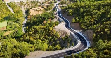 Rama publikon rrugën e transformuar të Komanit: Një peizazh spektakolar