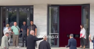 “Territorialja”, kryeministri Edi Rama takime në Korçë