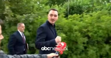 “Të qëndrojmë të fortë”, djali i Kadri Veselit reagon pas dënimit të turpshëm ndaj ish-krerëve të UÇK-së