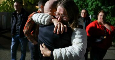 Bjellorusia liron 15 të burgosur, mes negociatave me SHBA