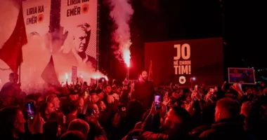 “Jo në emrin tim!”/ Mbahet protesta e 15 në Prishtinë kundër vendimit të Speciales ndaj ish-krerëve të UÇK