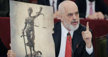 Rama fton drejtësinë: Tryezë për pagat!/ Kryeministria u dërgon ftesë për takim drejtuesve të institucioneve të drejtësisë