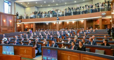 Kuvendi i Kosovës mblidhet në seancë plenare, në rend dite deklarata e përbashkët kundër vendimit të Hagës