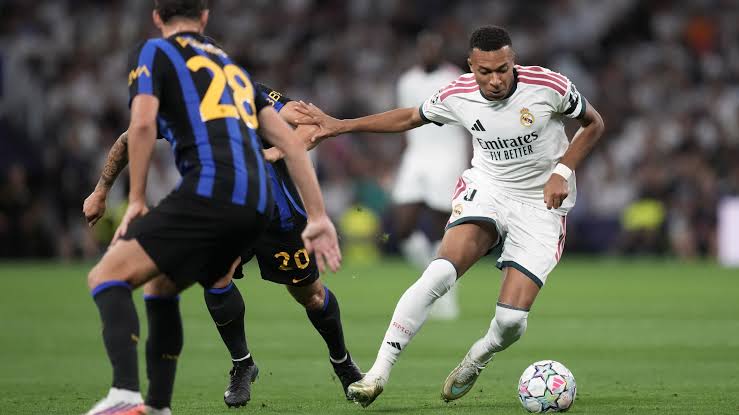 Real fiton  show  e parë në Champions  Inter mundet 2 1 nga madrilenët në  Santiago Bernabeu 