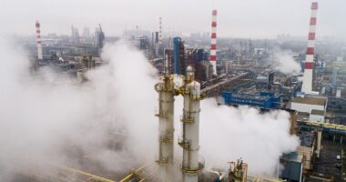 Ukraina godet rafinerinë e Gazprom/ Sulmi në Moskë, me raketa balistike “Pelican”