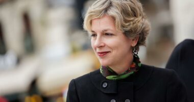 Dorëhiqet ministrja e Shëndetësisë/ Evis Sala i paraqiti dorëheqjen e kryeministrit Rama