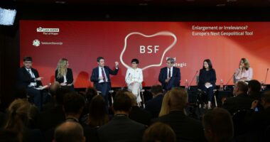 Hoxha nga Forumi Strategjik i Bledit: Zgjerimi e bën BE-në më të fortë dhe më të bashkuar