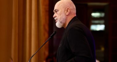 “Beteja me justifikimet, kryesore”/ Rama i përgjigjet kritikëve për “Besën”: Nuk është “aman më beso, por të lutem më kontrollo”