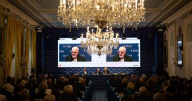 Rama mesazh BE: Serbia, jo dhuratë Moskës/ Kryeministri shqiptar dënon nderimet e Beogradit për Mlladiç