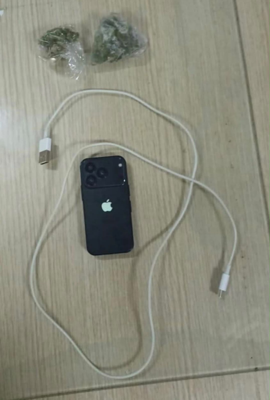 Kontroll në burgun e Shkodrës  kapet i dënuari me drogë dhe celular