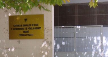 Eno Agasi mbetet në burg/ Gjykata e Tiranës vendosi masën e sigurisë për vjedhje dhe pengim të drejtësisë