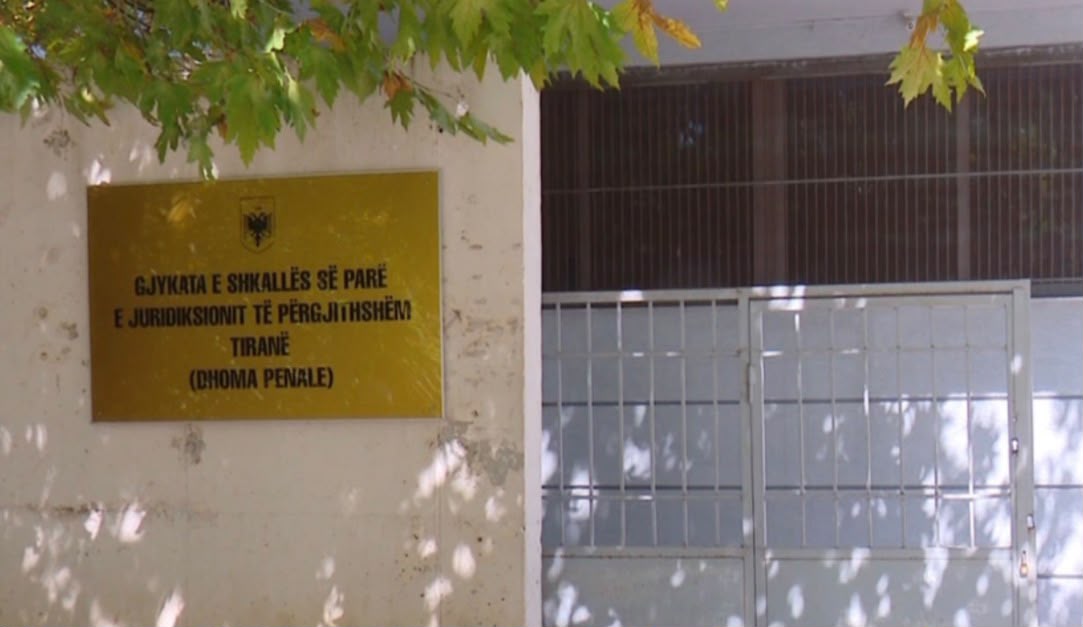 Eno Agasi mbetet në burg/ Gjykata e Tiranës vendosi masën e sigurisë për vjedhje dhe pengim të drejtësisë