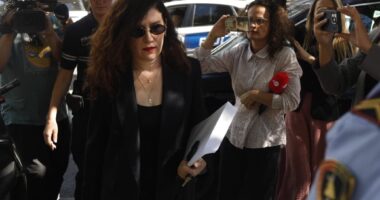 VIDEO/ Ish drejtuesja e SHISH, Vlora Hyseni paraqitet në GJKKO për masën e sigurisë