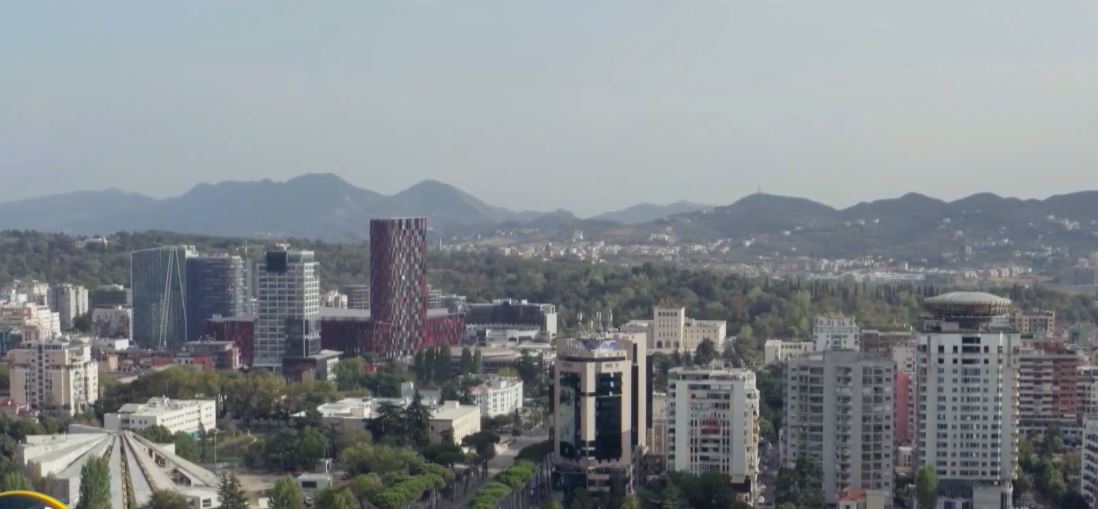 “Moody’s” rrit vlerësimin për Shqipërinë/ Rritja ekonomike nga “e qëndrueshme”, në “pozitive”