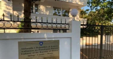 Mbyllet konsullata e Kosovës në Strugë/ Shqiptarët shkojnë në Shkup për shërbimet