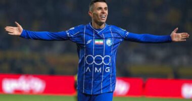 Jasir Asani, “mbreti” i derbit/ Futbollisti shqiptar shënon përsëri në kampionatin iranian