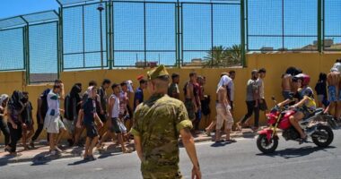 Spanja nis hetim penal për hyrjen e mbi 70 mijë emigrantëve në Ceuta