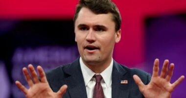 I dyshuari për vrasjen e Charlie Kirk nuk pranon fajësinë, gjykatësi hap rrugën për gjyqin me dënim me vdekje