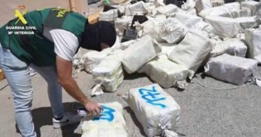 Kapet veliera me mbi 2 ton kokainë në Atlantik, në pranga edhe një shqiptar