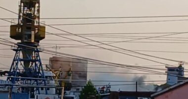 Përfshihet nga flakët një anije në Portin e Shëngjinit, ndërhyjnë menjëherë zjarrfikësit