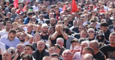 Haga njollos Kosovën/ Prishtina në këmbë! “Jo në emrin tim” – qytetarët protestë pas vendimit ndaj ish-krerëve të UÇK-së