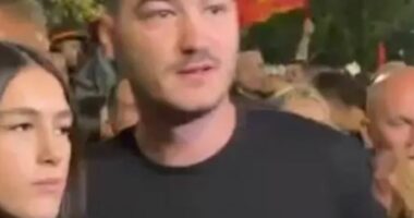 Familjarët e ish-krerëve të UÇK-së i bashkohen protestës në Prishtinë