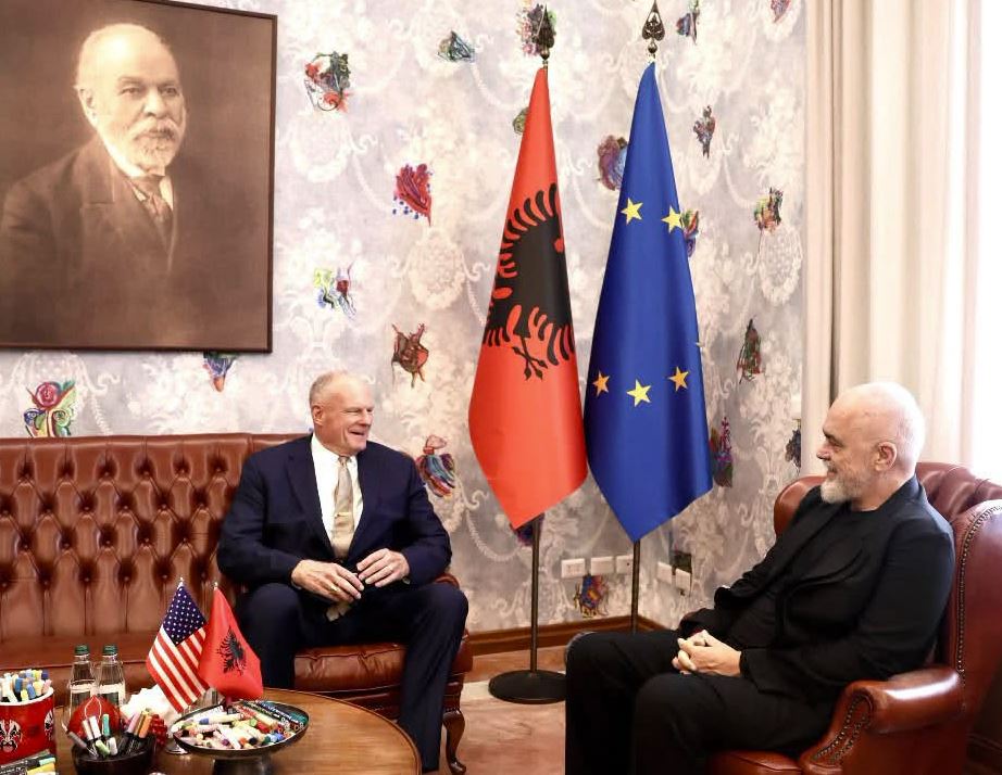  Welcome   ambasadori amerikan nis detyrën në Tiranë  Pritet nga Rama në Kryeministri