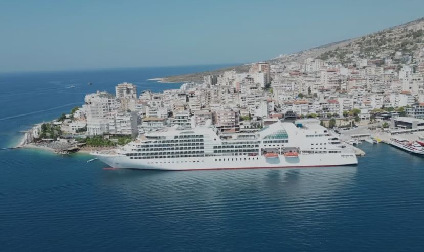  Seabourn Quest  në Sarandë  Kroçera me 446 pasagjerë në bord ankorohet në portin e qytetit