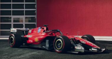 Ferrari “kthen” Schumacher në pistë/ Skuderia italiane nderon ish kampionin e madh të Formula 1