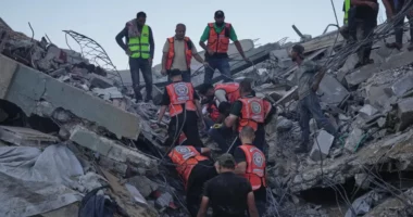 21 të vdekur nga shembja e një ndërtese në Gazë, e dëmtuar nga lufta