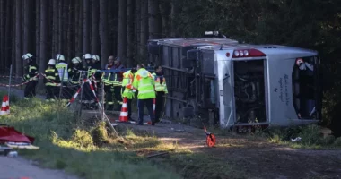 Aksidentohet autobusi me turistë në Gjermani, dy të vdekur dhe 19 të lënduar